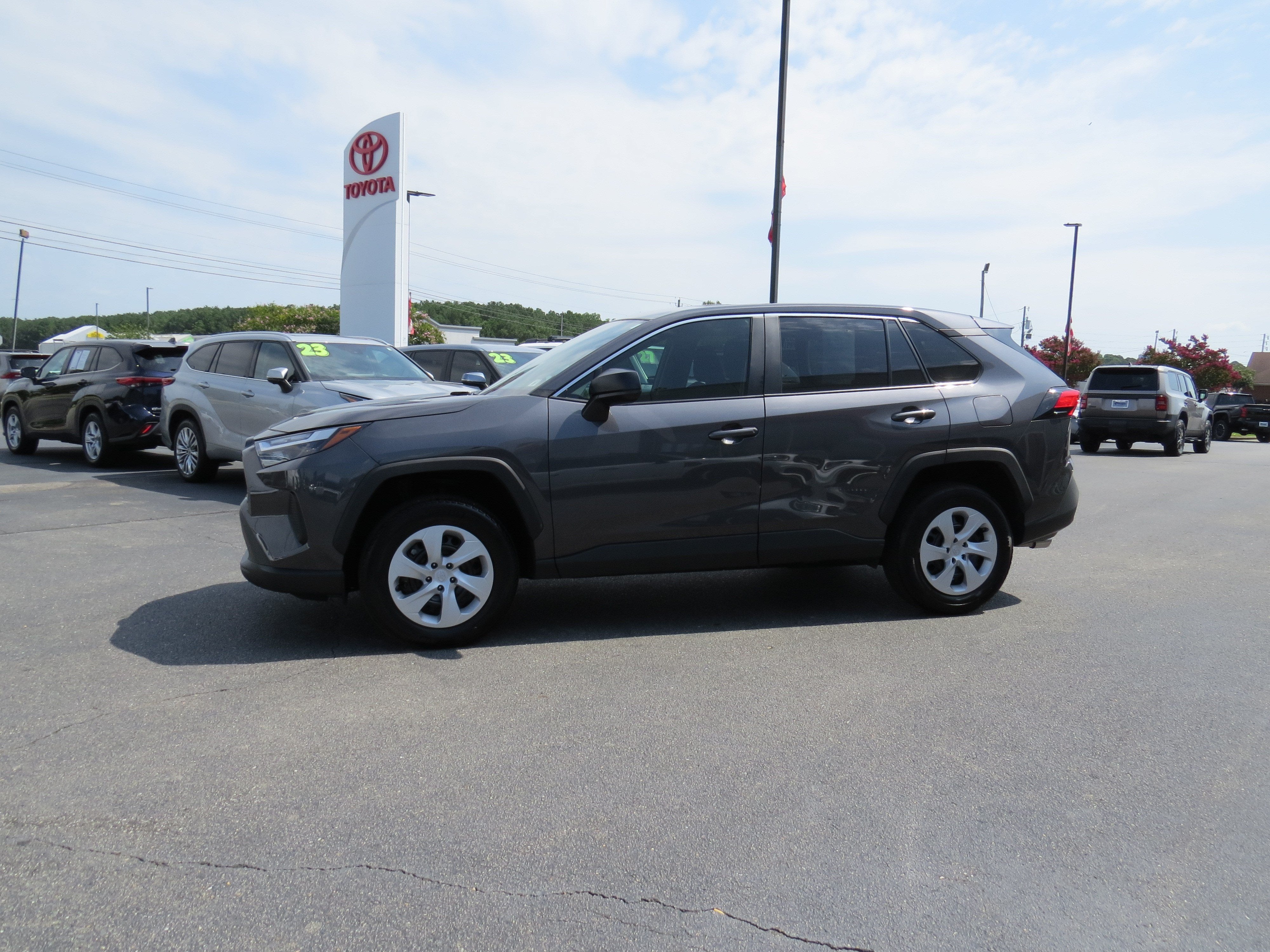 2025 Toyota RAV4 LE