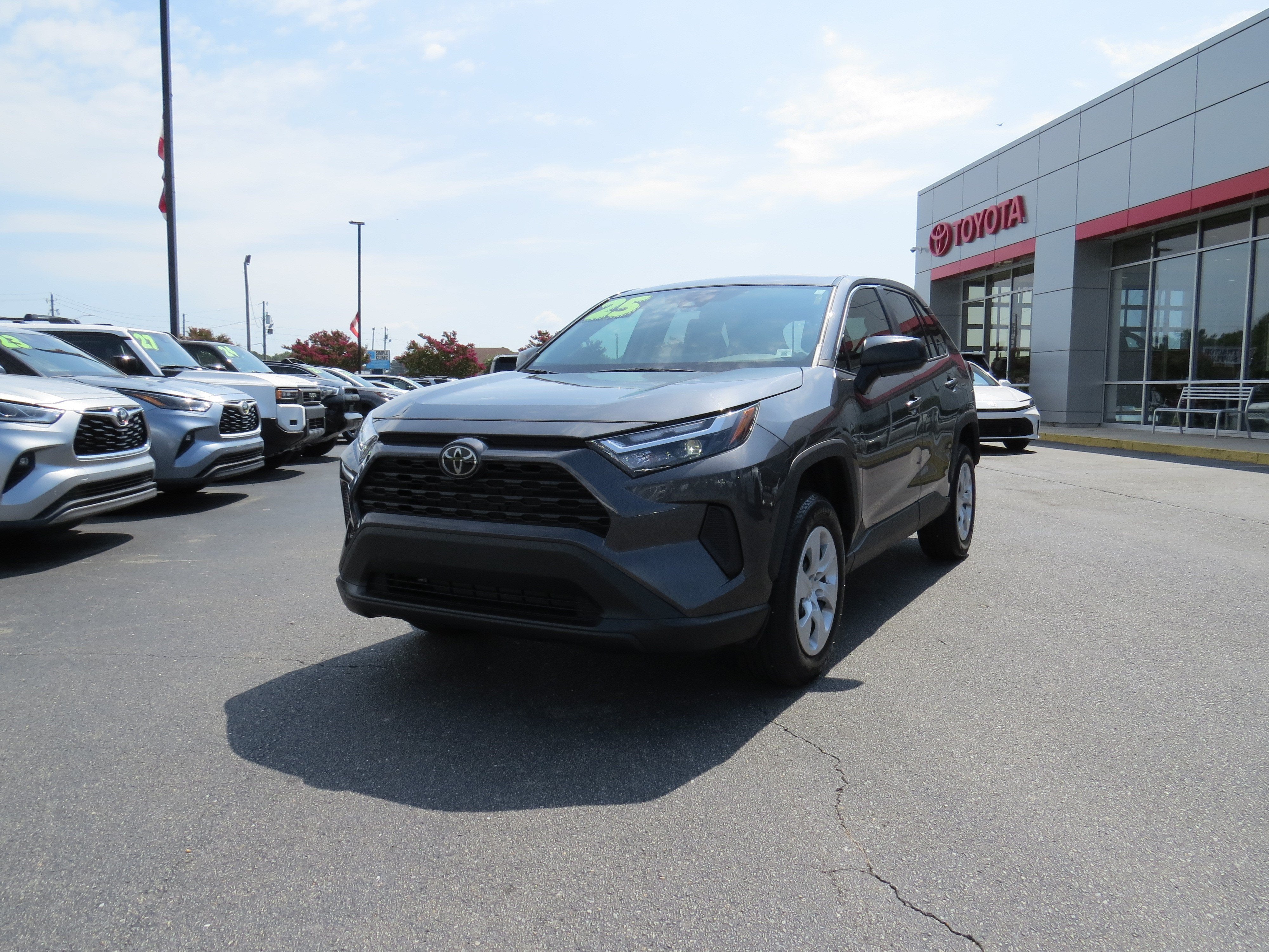 2025 Toyota RAV4 LE