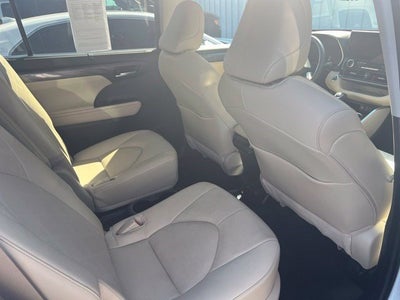 2023 Toyota Highlander Platinum