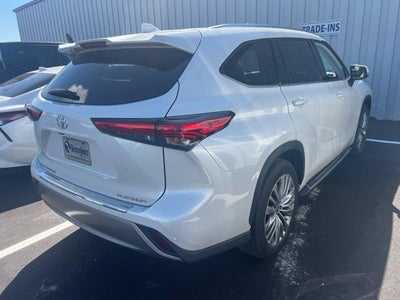 2023 Toyota Highlander Platinum