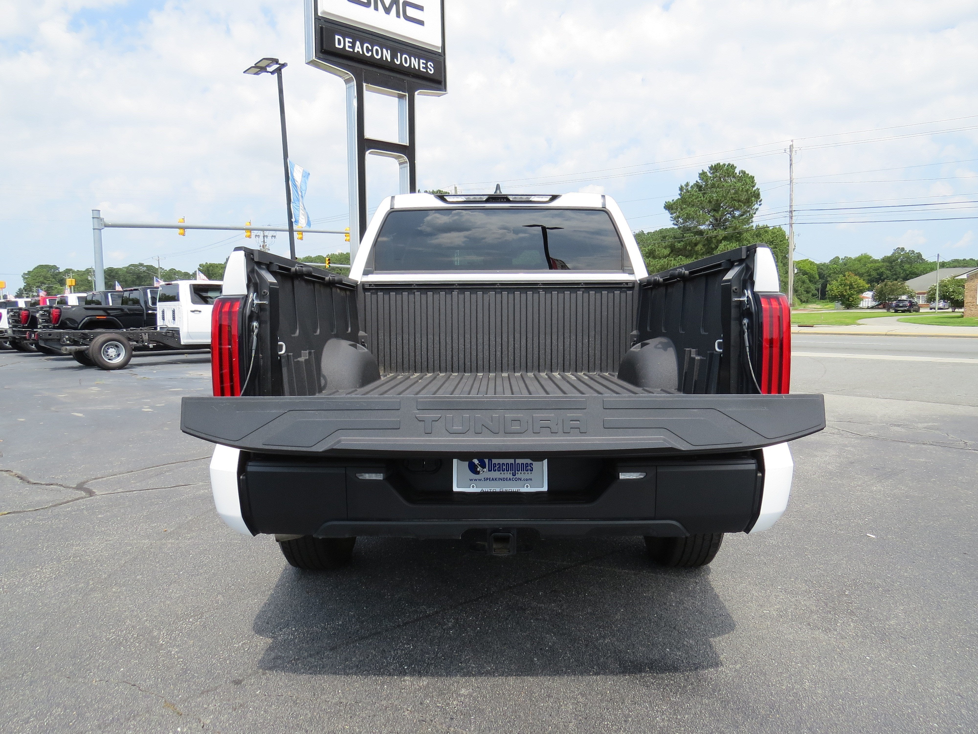 2026 Toyota Tundra 4WD SR5