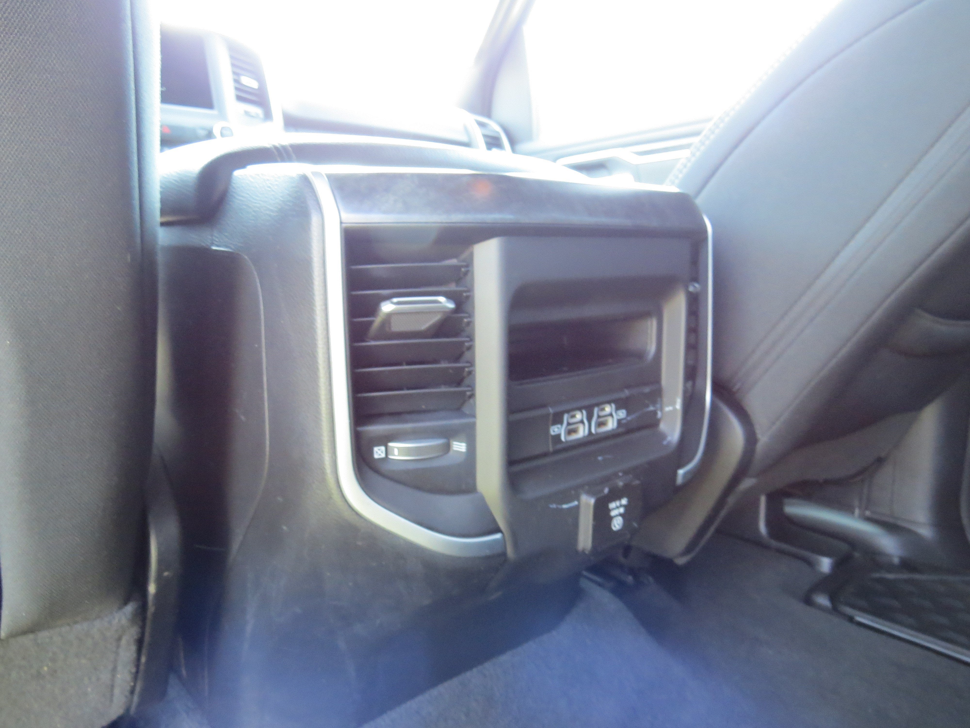 2022 RAM 1500 Big Horn 4x4 Crew Cab 5.7L V8