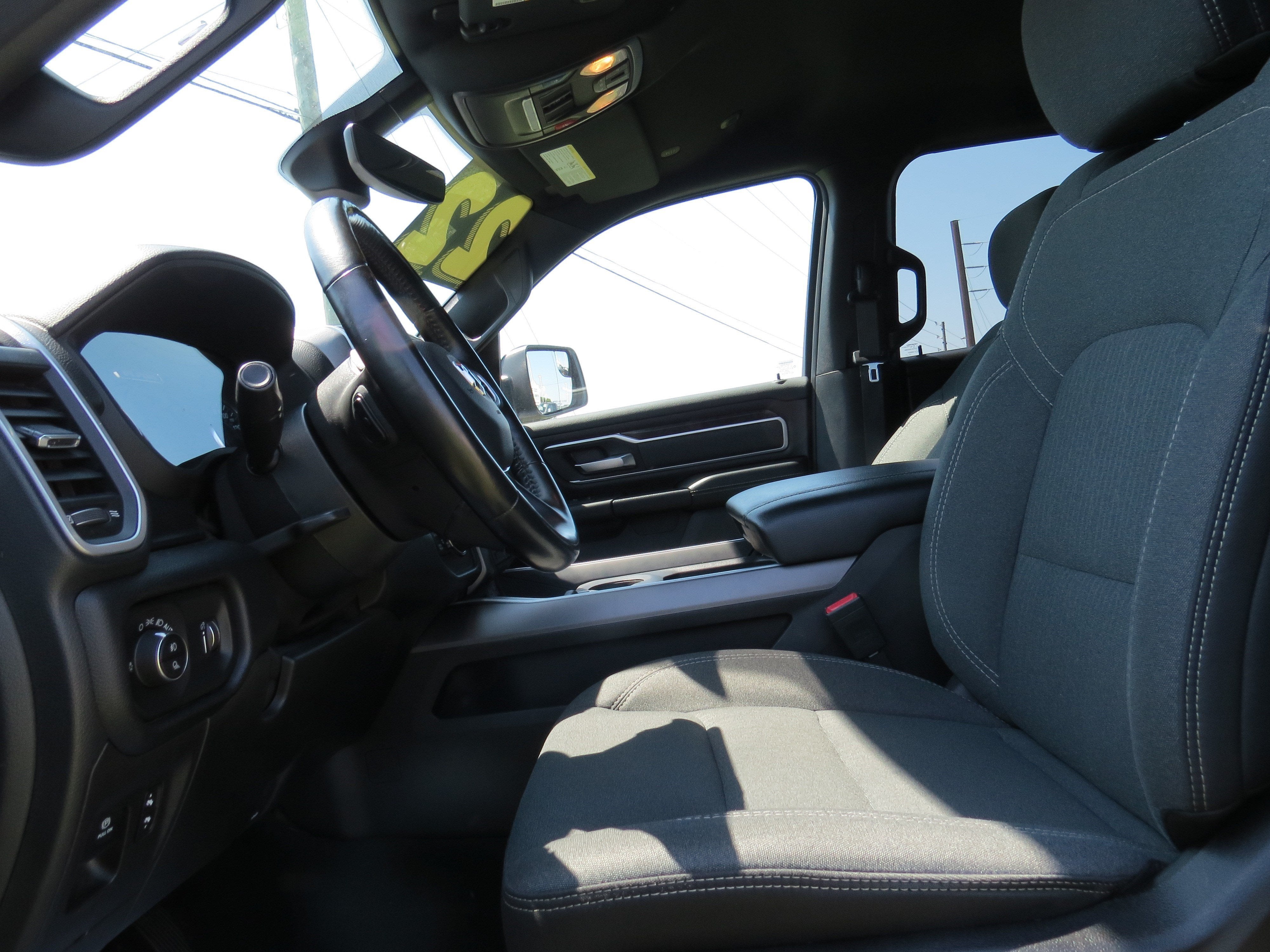 2022 RAM 1500 Big Horn 4x4 Crew Cab 5.7L V8
