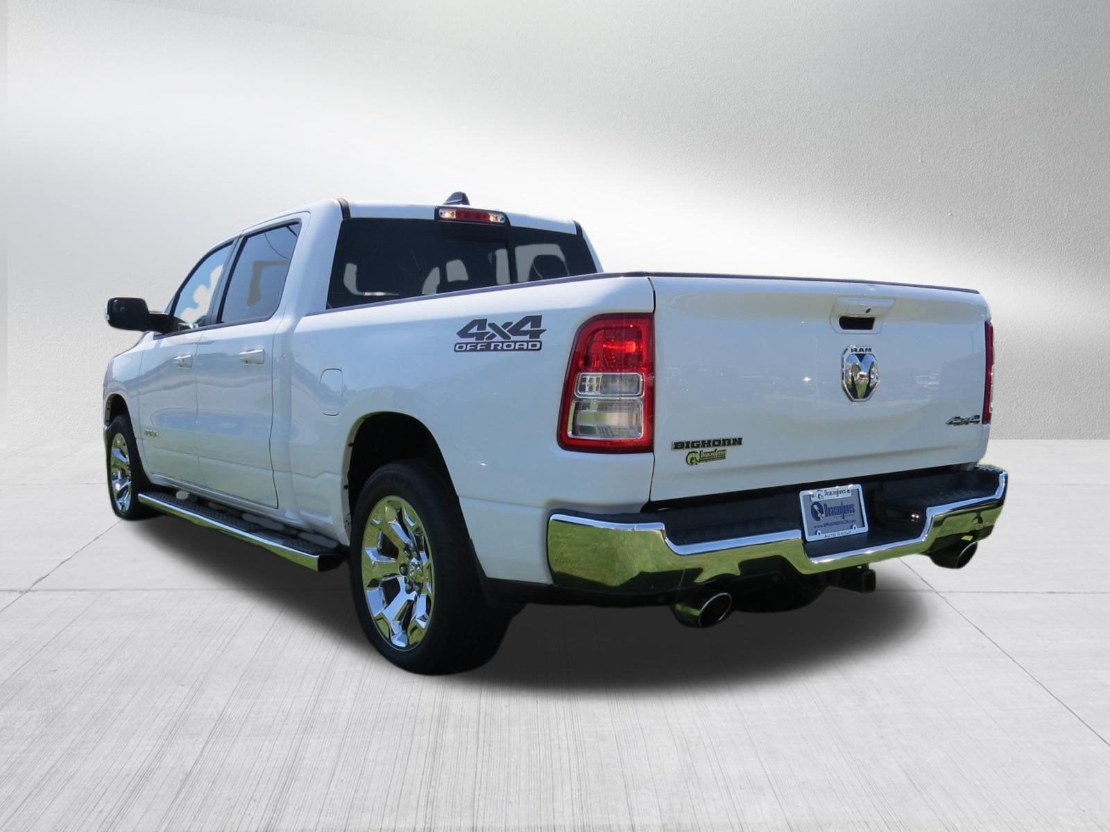 2022 RAM 1500 Big Horn 4x4 Crew Cab 5.7L V8