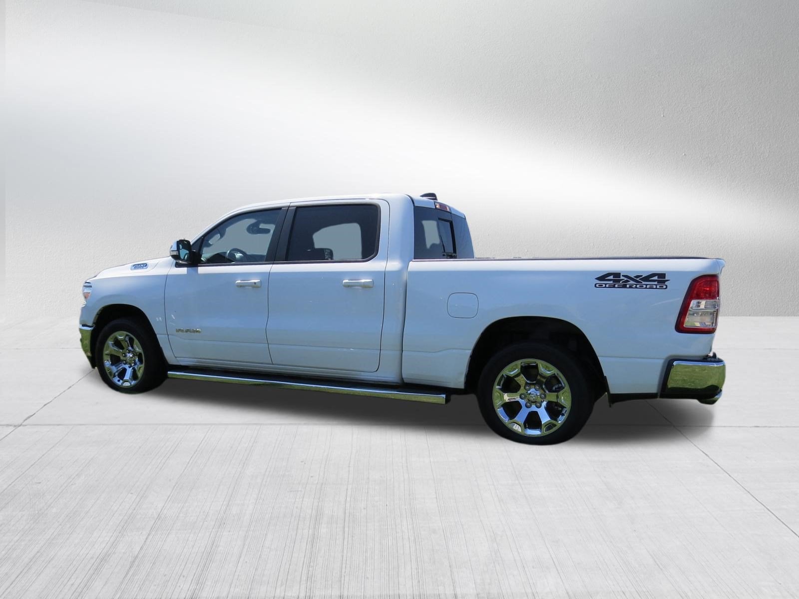 2022 RAM 1500 Big Horn 4x4 Crew Cab 5.7L V8