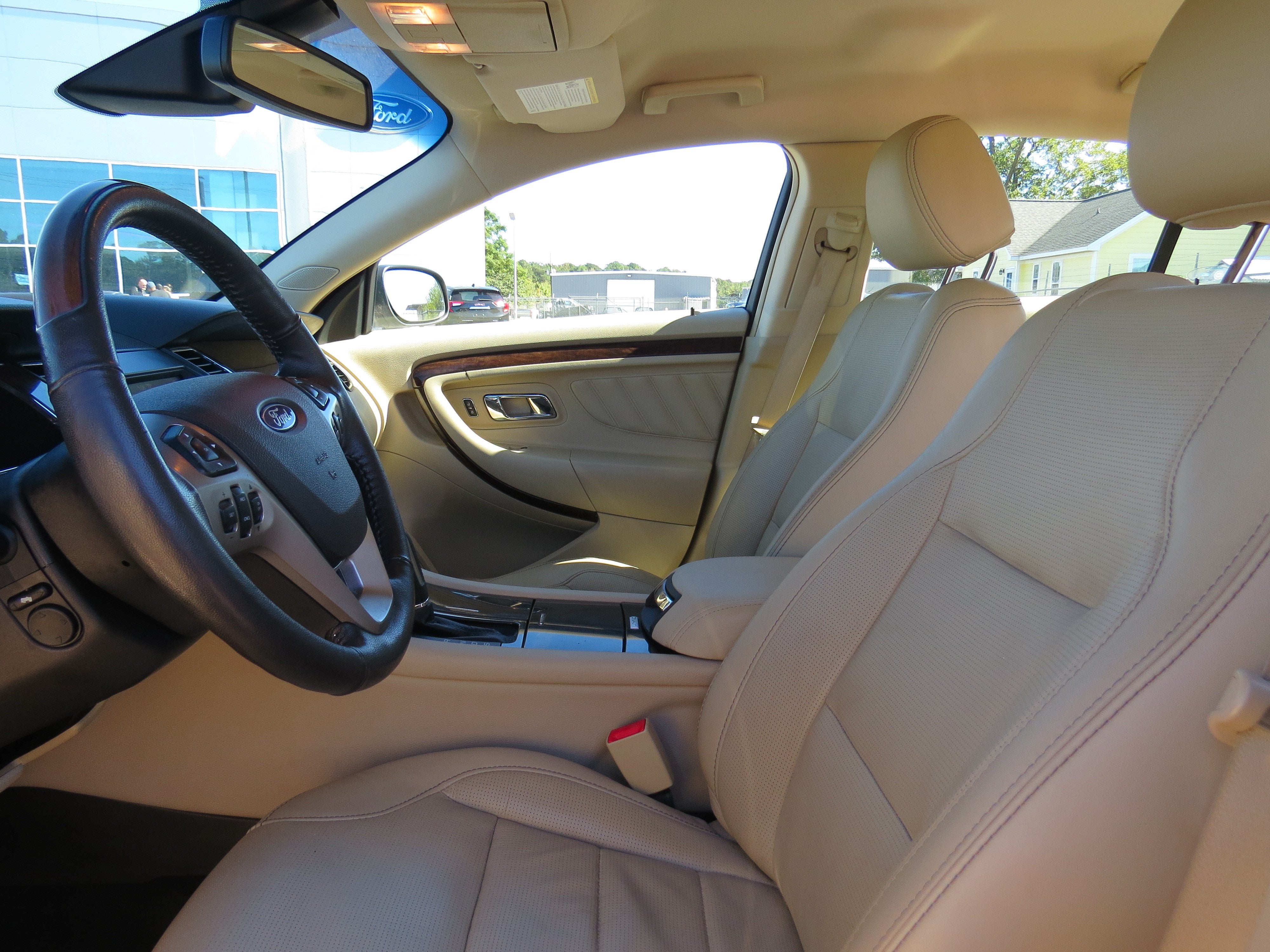 2017 Ford Taurus Limited AWD w/ Nav
