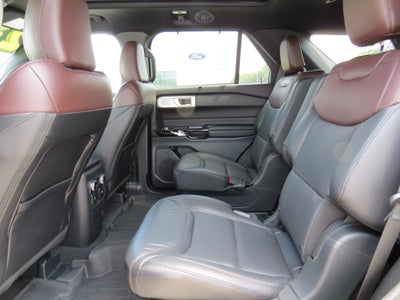 2023 Ford Explorer Platinum 4WD w/ Tech Pkg. Nav, Sunroof & 3rd Row