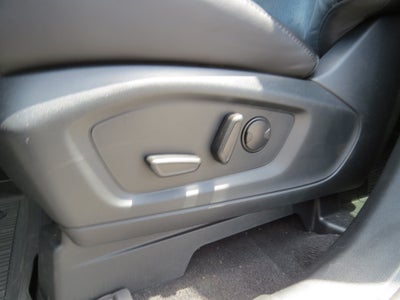 2023 Ford Explorer Platinum 4WD w/ Tech Pkg. Nav, Sunroof & 3rd Row