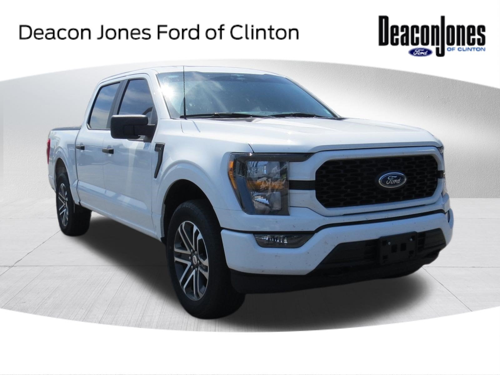 2023 Ford F-150 XL 4WD SuperCrew 5.0L w/ STX Apperance Pkg.
