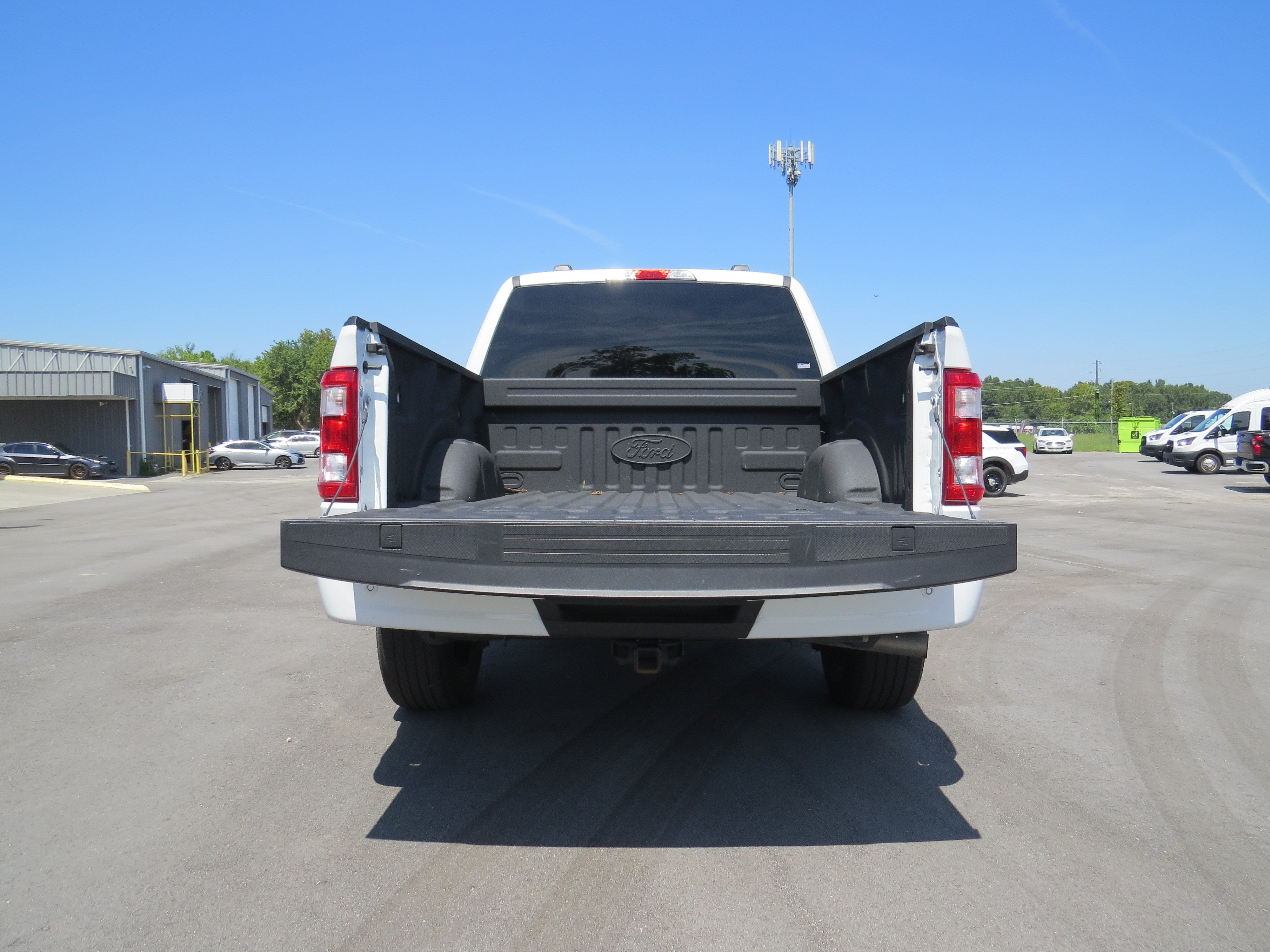 2023 Ford F-150 XL 4WD SuperCrew 5.0L w/ STX Apperance Pkg.