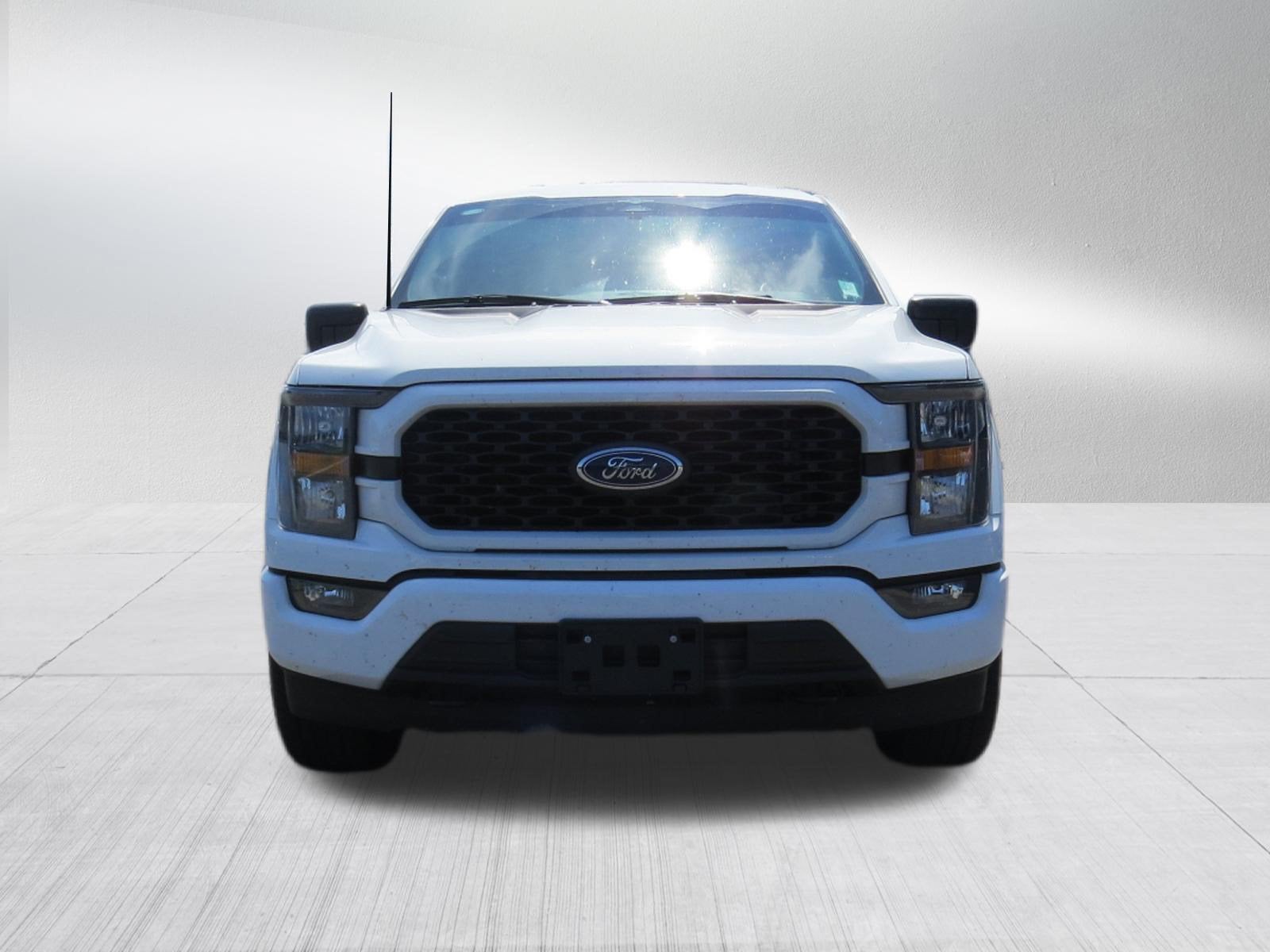 2023 Ford F-150 XL 4WD SuperCrew 5.0L w/ STX Apperance Pkg.