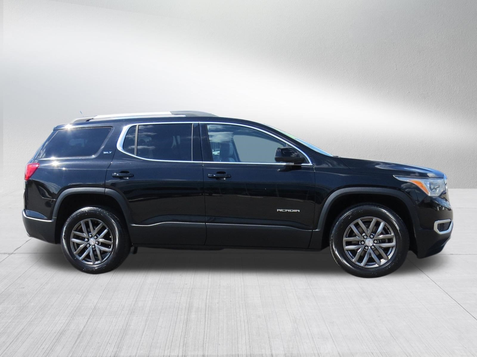 2017 GMC Acadia SLT AWD w/ 3rd Row