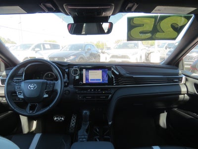 2025 Toyota Camry SE Hybrid w/ Convenience Package & Sunroof