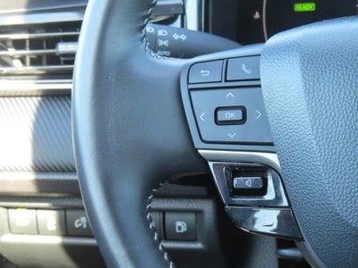 2025 Toyota Camry SE Hybrid w/ Convenience Package & Sunroof