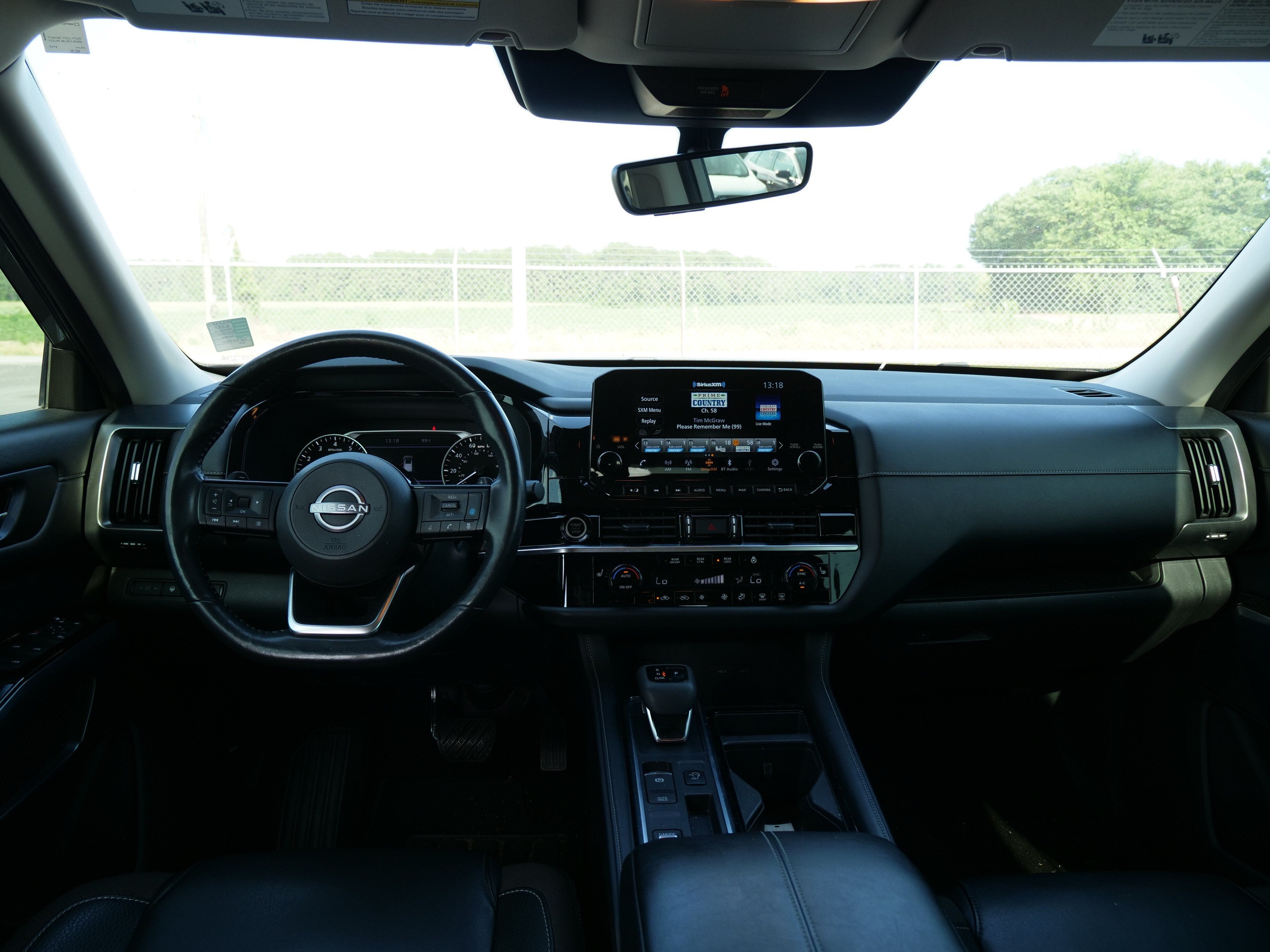 2023 Nissan Pathfinder SL