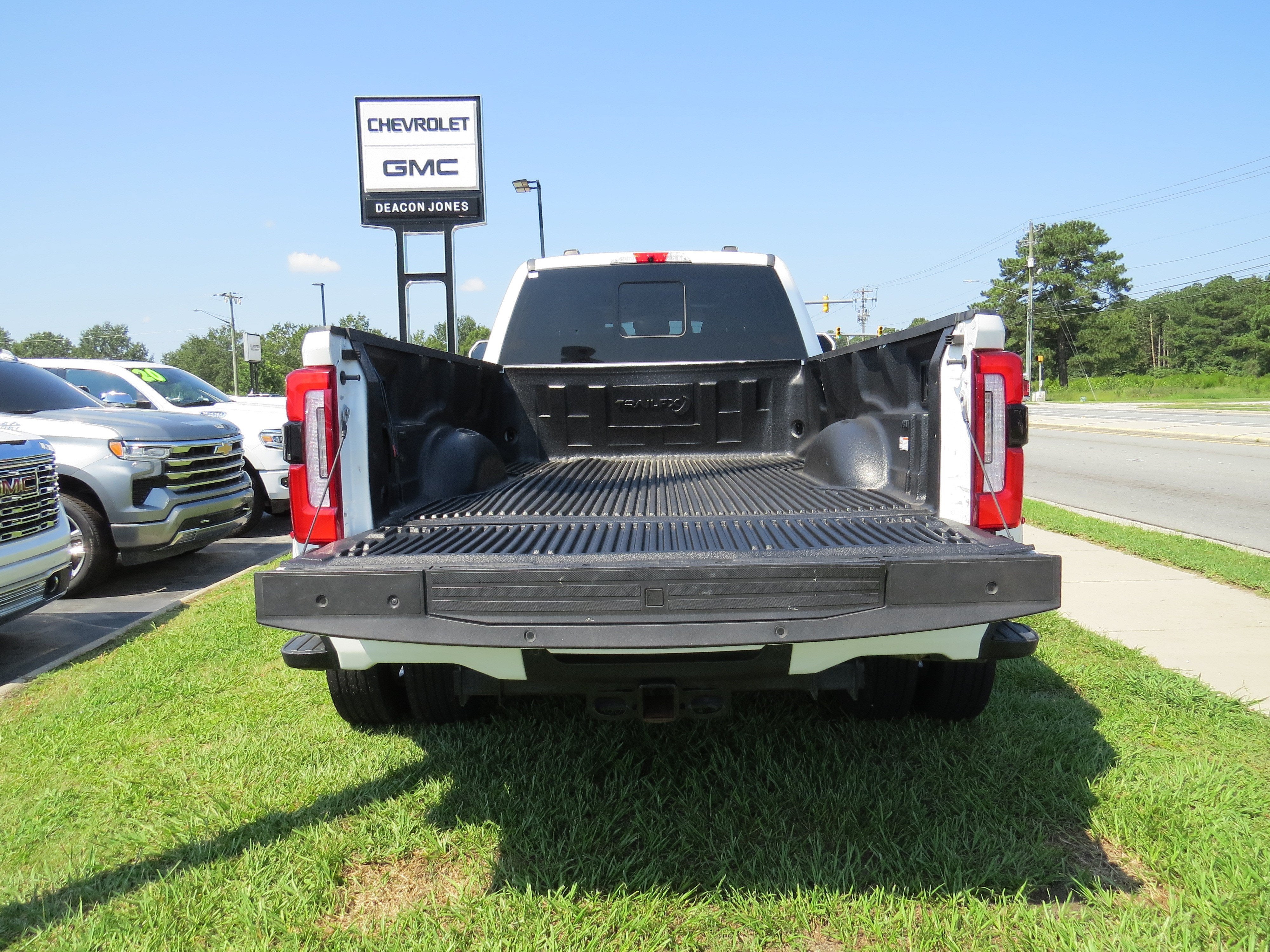 2024 Ford Super Duty F-450 DRW XL