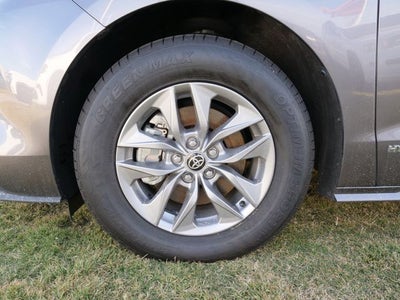 2021 Toyota Sienna XLE 8 Passenger